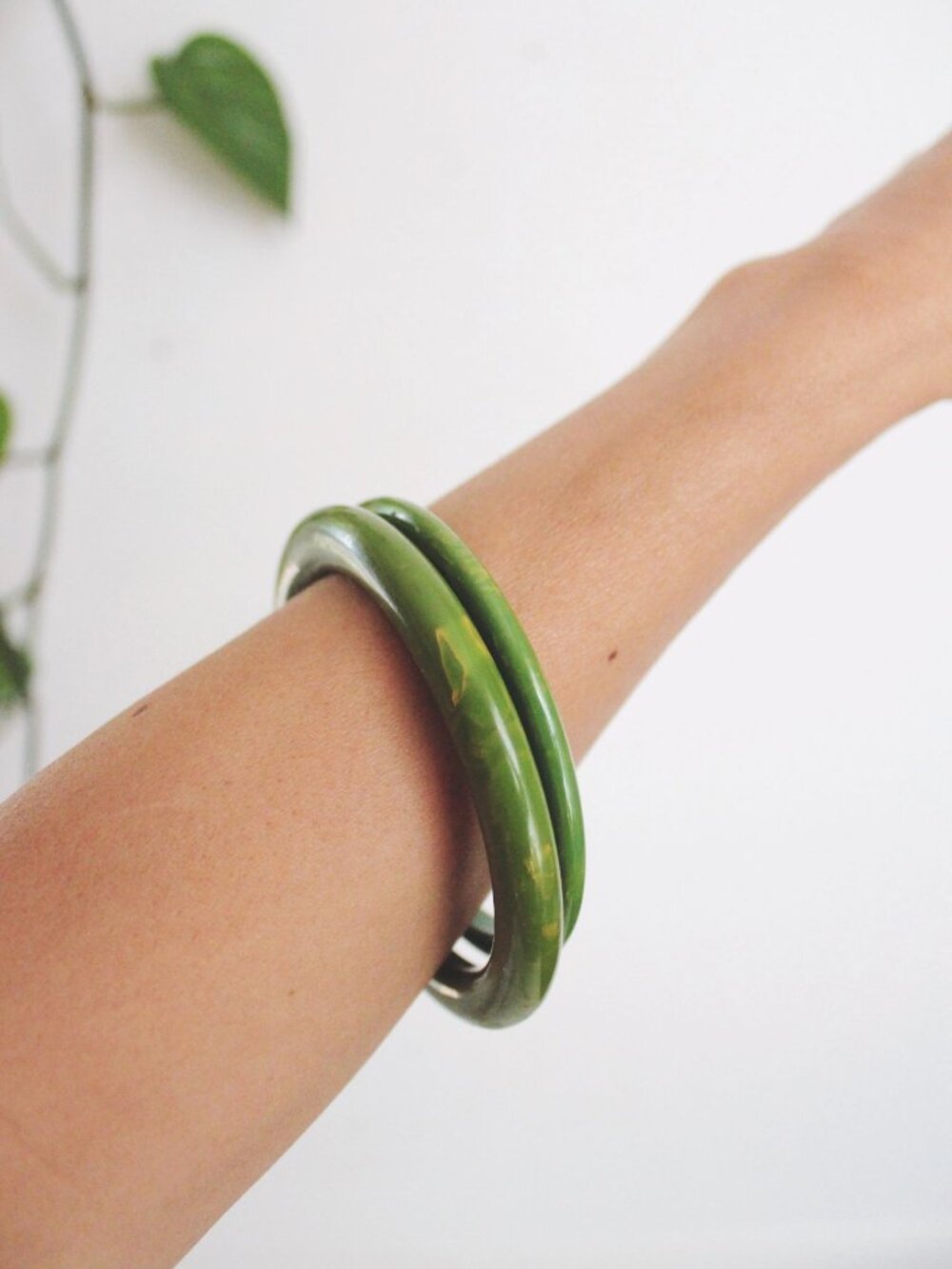 Vintage Green Yellow Marbled Bakelite Bangle Bracelet Set Creamed Spinach Green